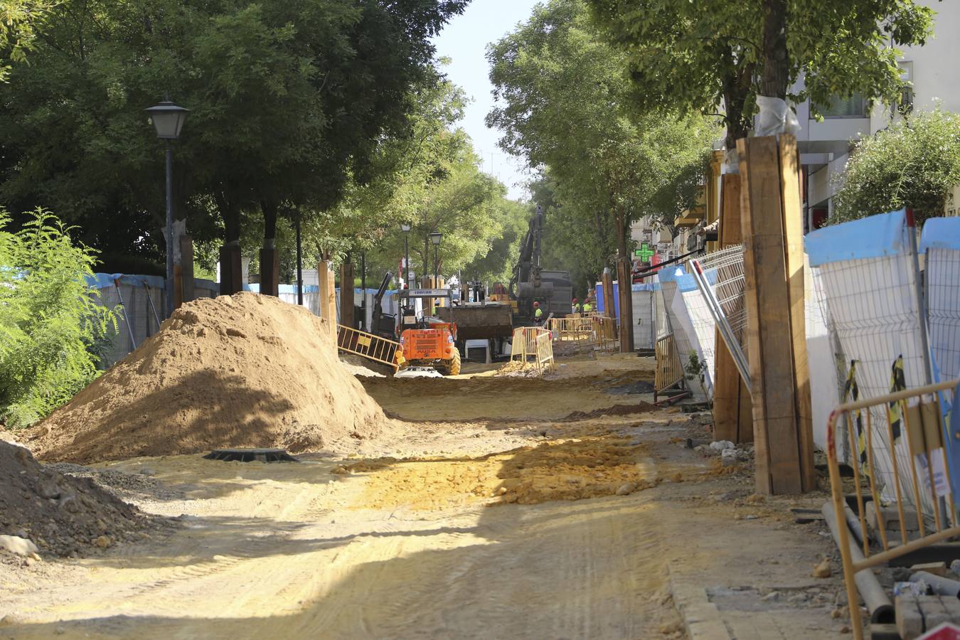 Obras en la avenida de la Cruz Roja y Torneo que se encontrarán los sevillanos a la vuelta de las vacaciones