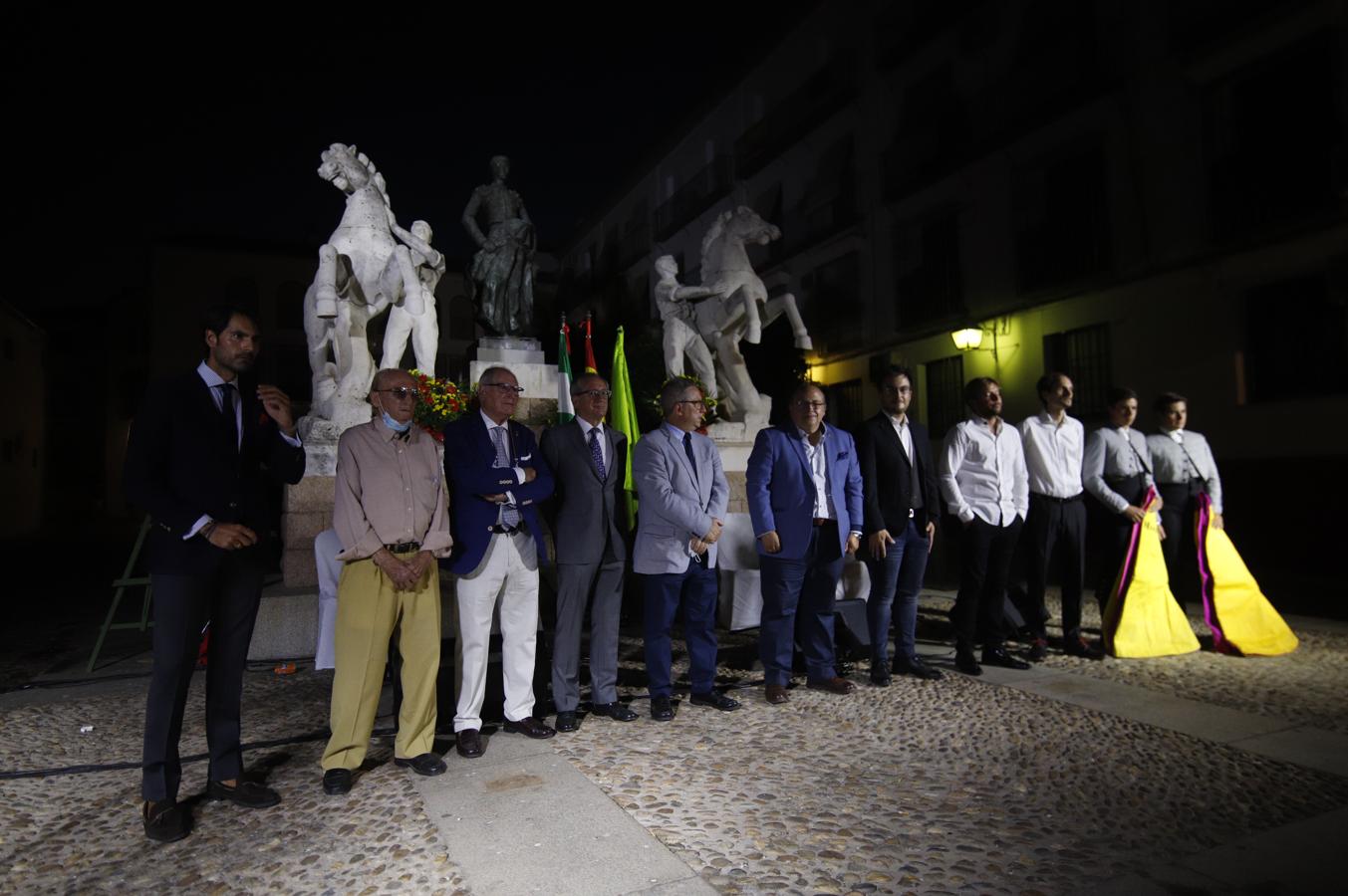 Homenaje a Manolete en el barrio torero de Santa Marina, en imágenes