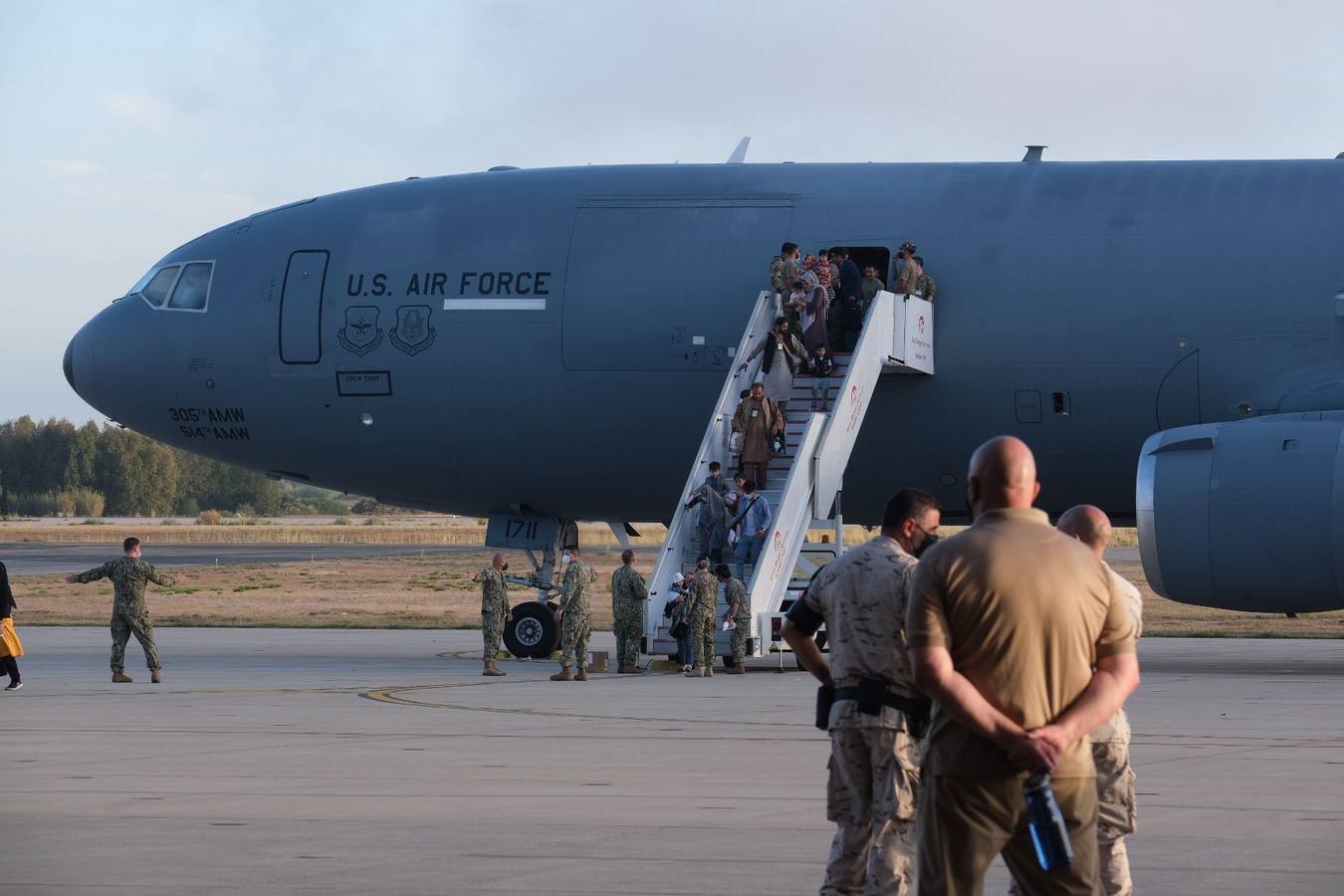 Fotos: Llega el sexto avión a Rota con refugiados procedentes de Afganistán