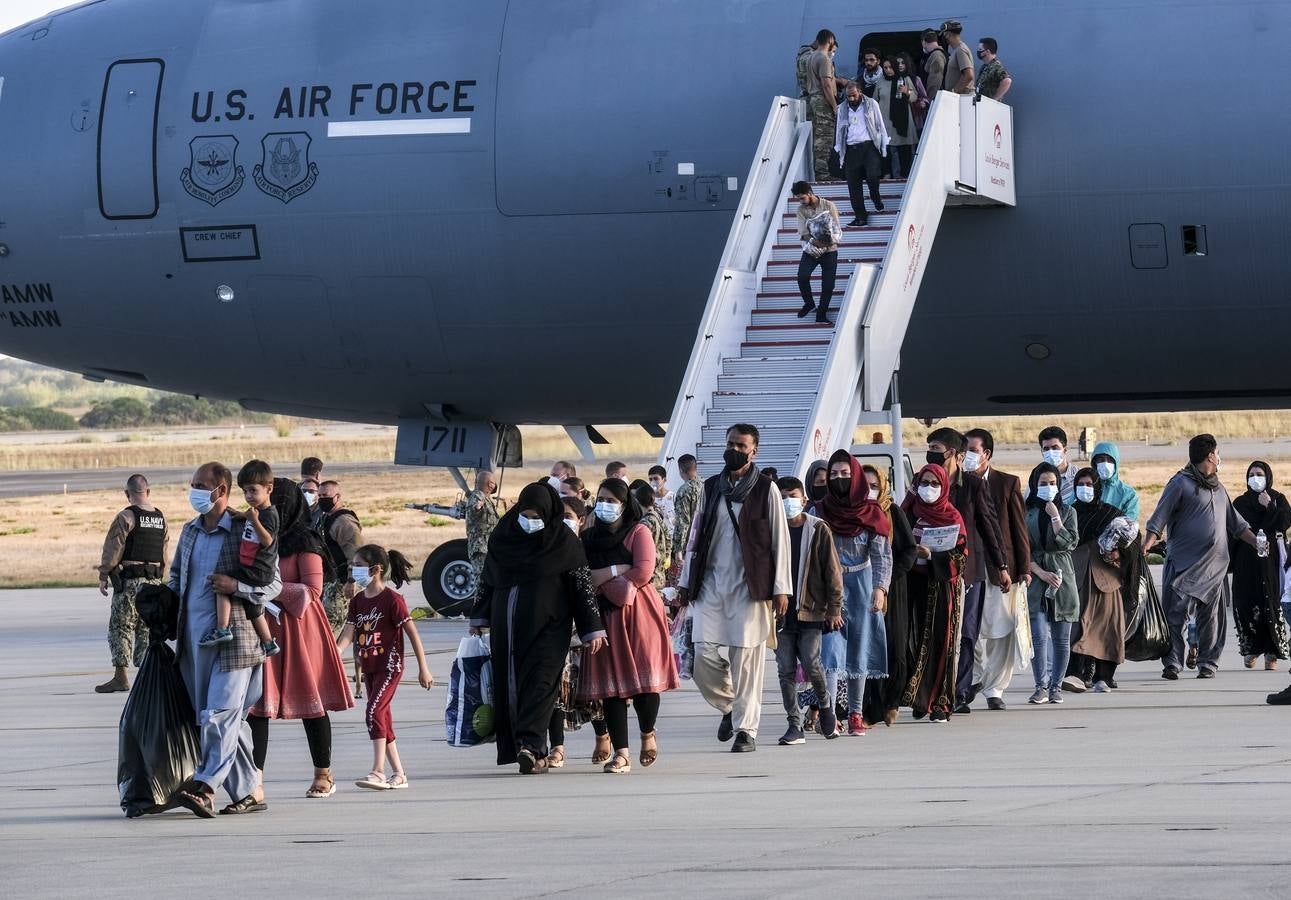 FOTOS: Así viven los refugiados afganos en la Base Naval de Rota