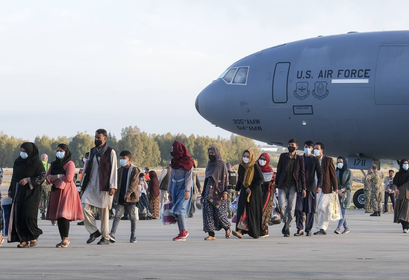 FOTOS: Así viven los refugiados afganos en la Base Naval de Rota