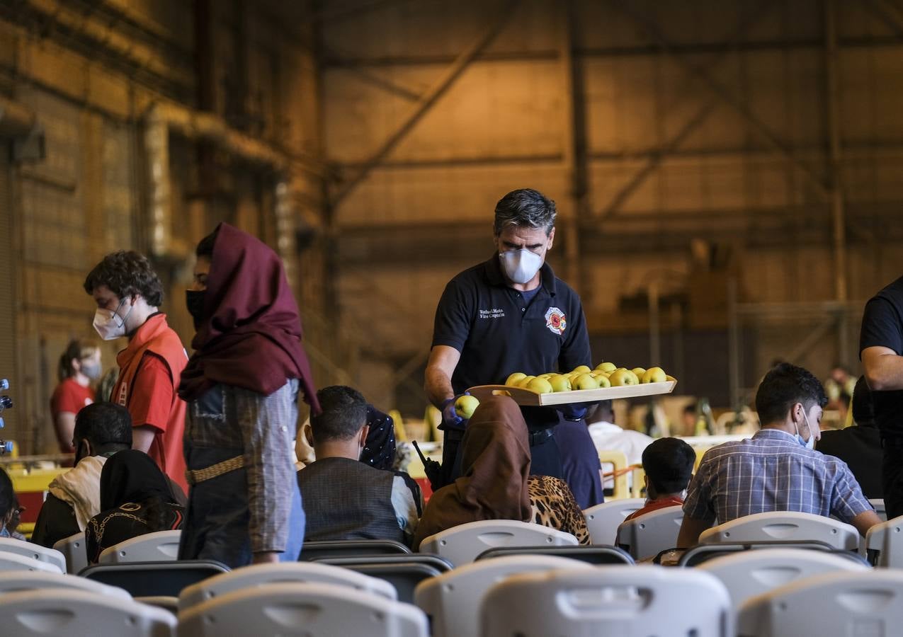 FOTOS: Así viven los refugiados afganos en la Base Naval de Rota