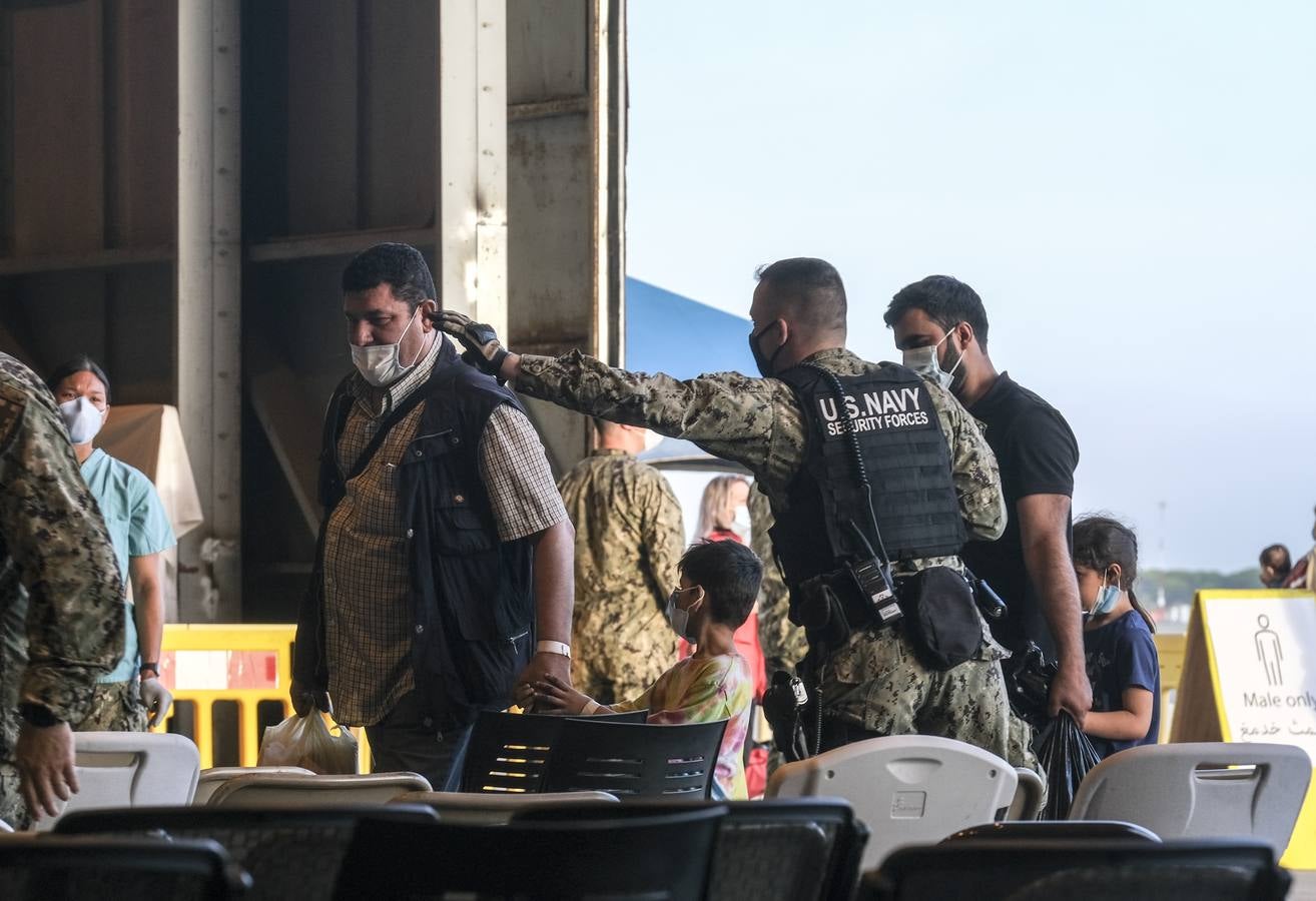 FOTOS: Así viven los refugiados afganos en la Base Naval de Rota