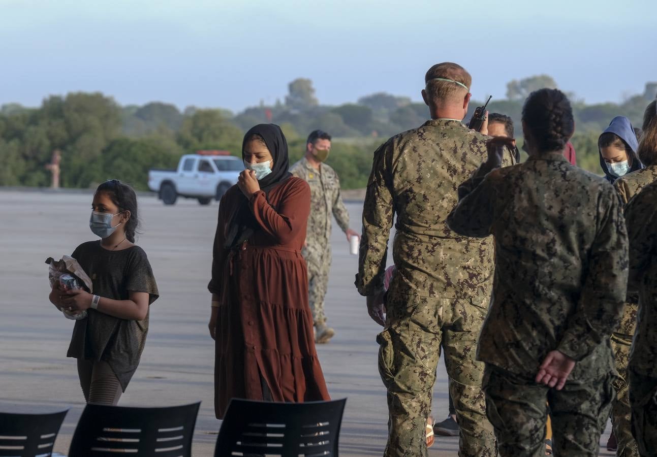 FOTOS: Así viven los refugiados afganos en la Base Naval de Rota