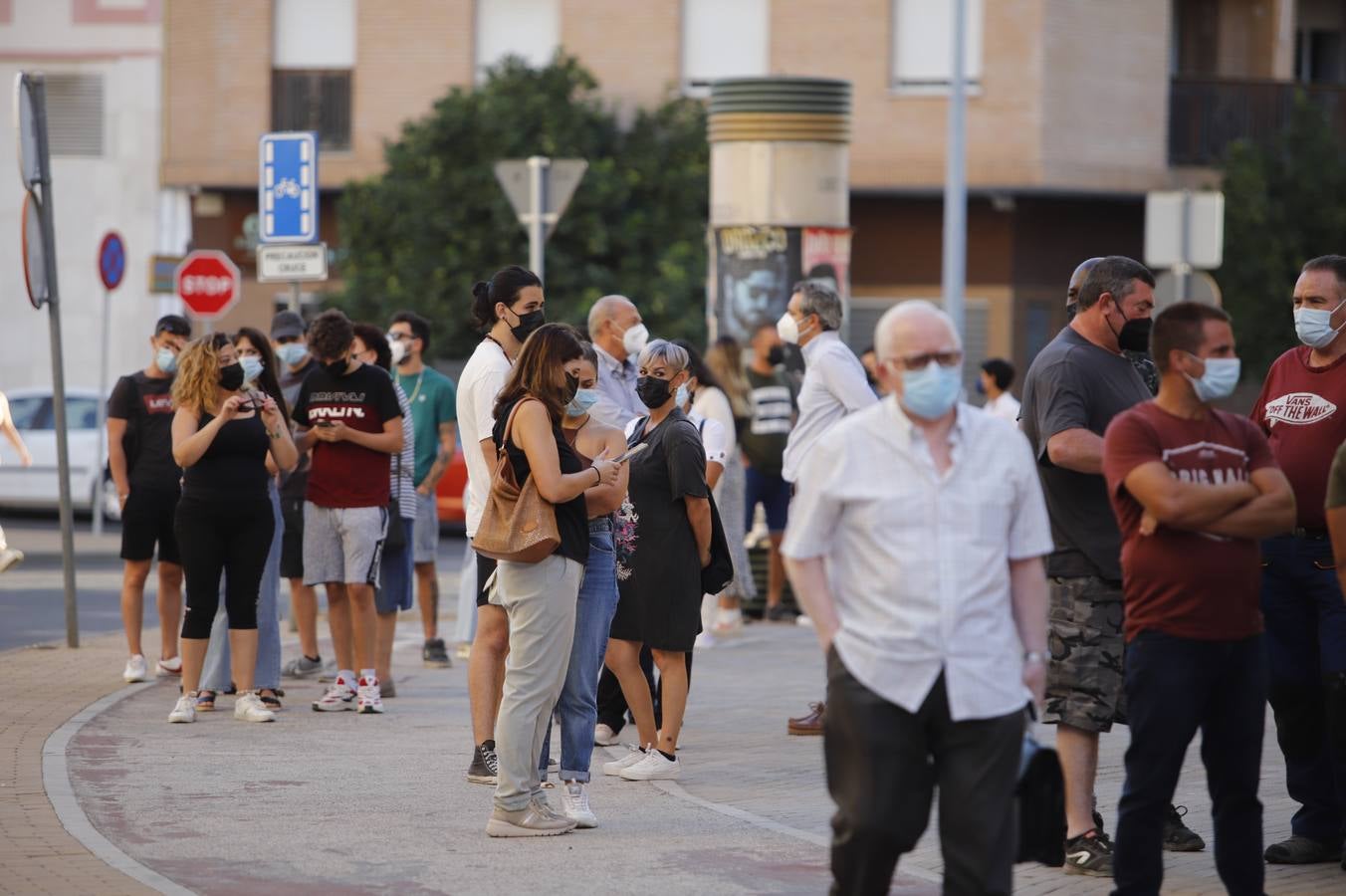 Vacunación exprés Covid en Córdoba para los rezagados, en imágenes