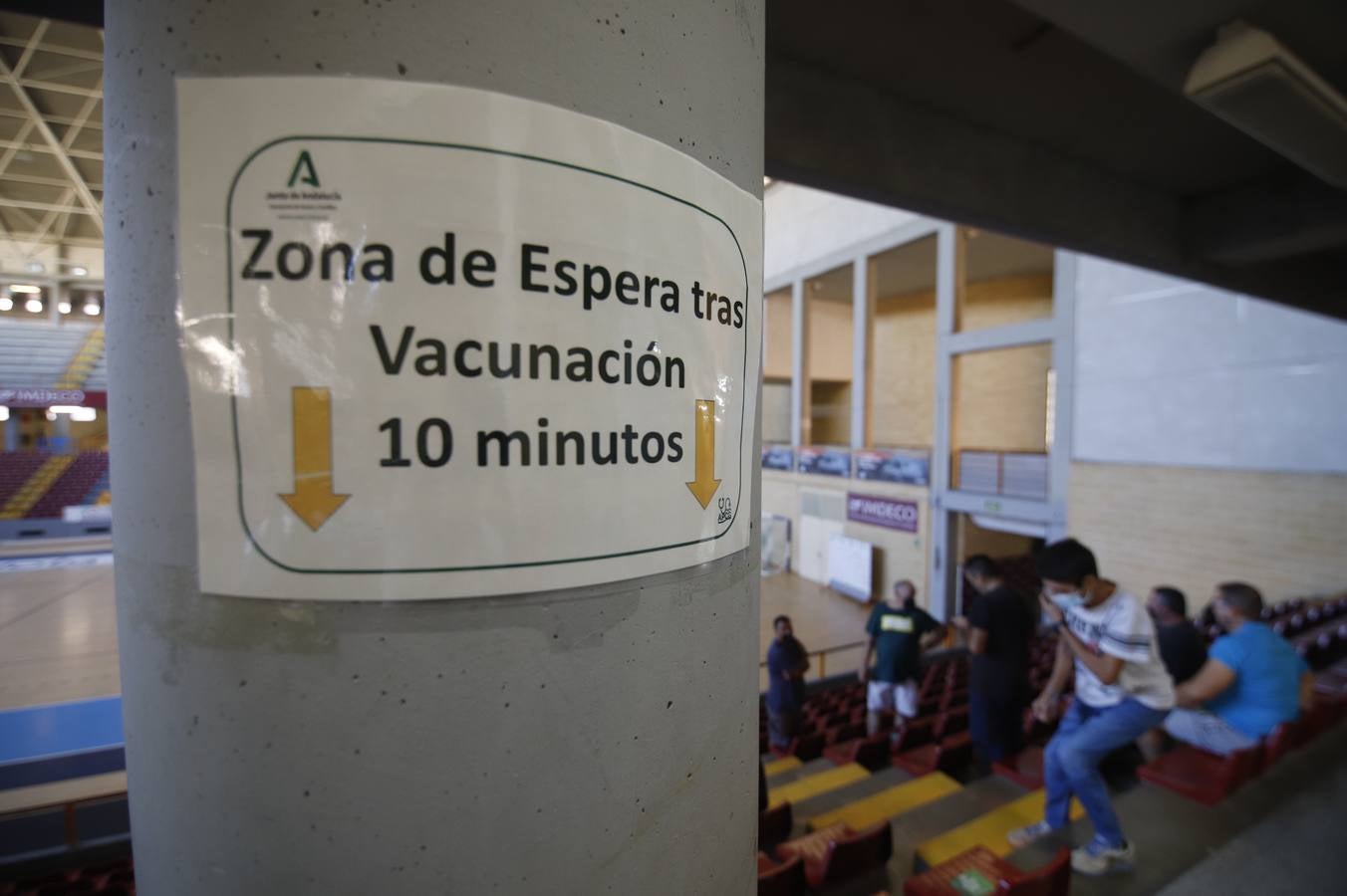 Vacunación exprés Covid en Córdoba para los rezagados, en imágenes