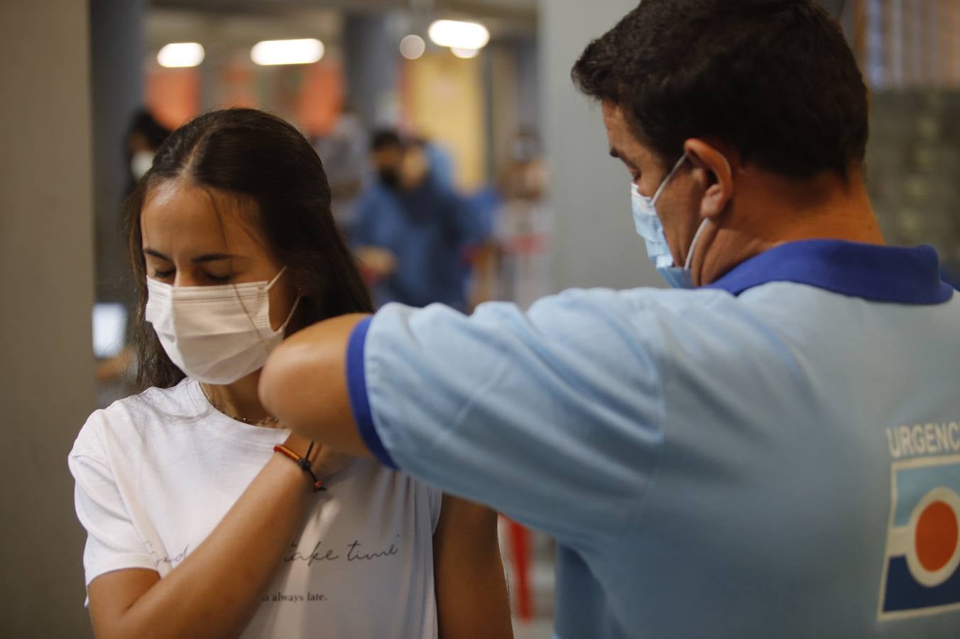 Vacunación exprés Covid en Córdoba para los rezagados, en imágenes