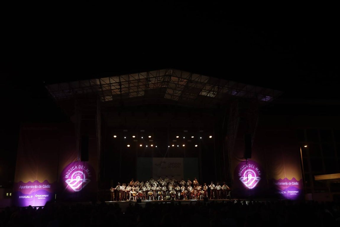 FOTOS: Cádiz recuerda a ‘Caracol’ y a Rocío Hermida