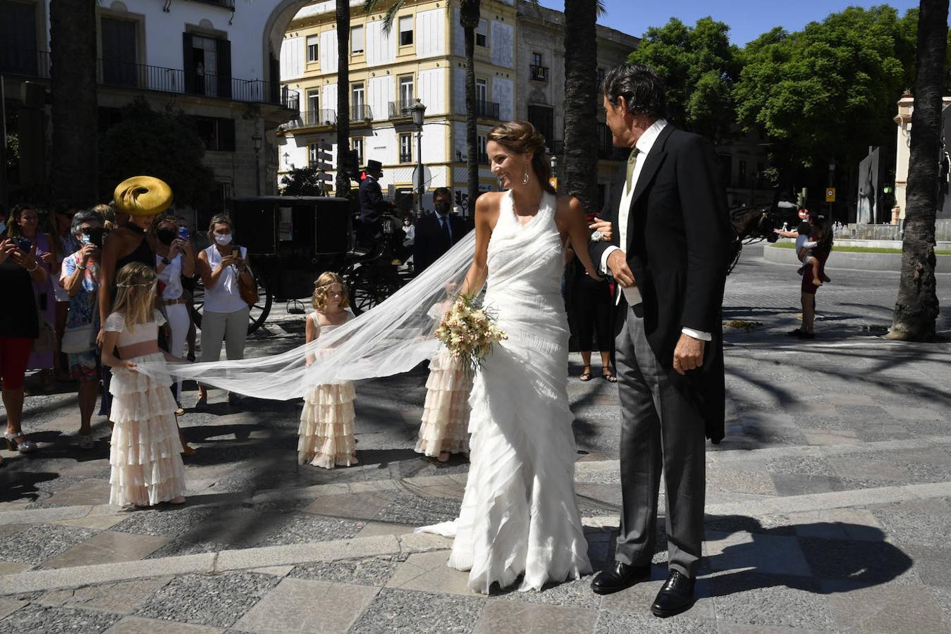 La boda de Carlos Cortina y Carla Vega-Penichet, en imágenes