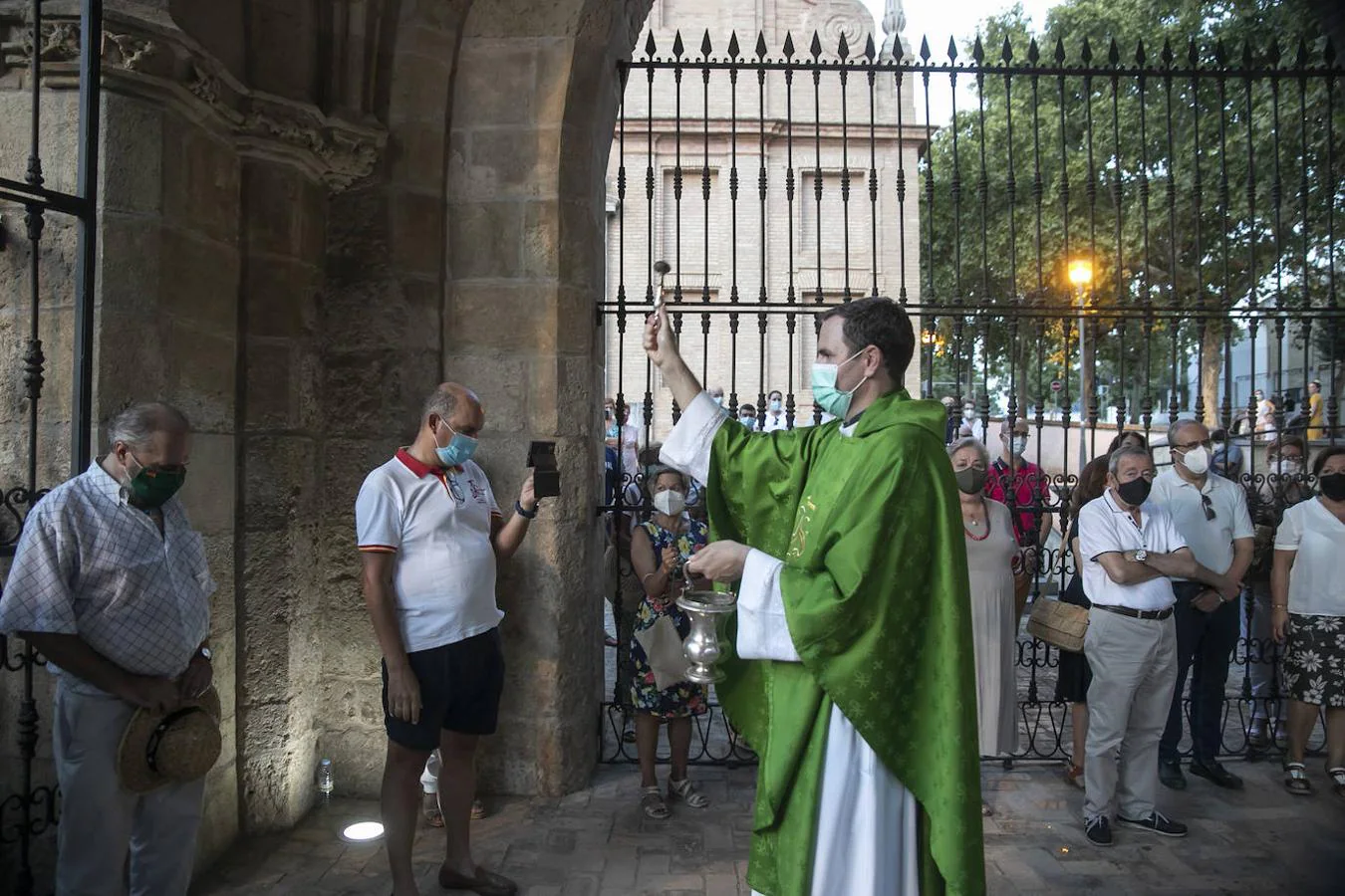 La bendición del agua del Pocito de la Fuensanta de Córdoba, en imágenes