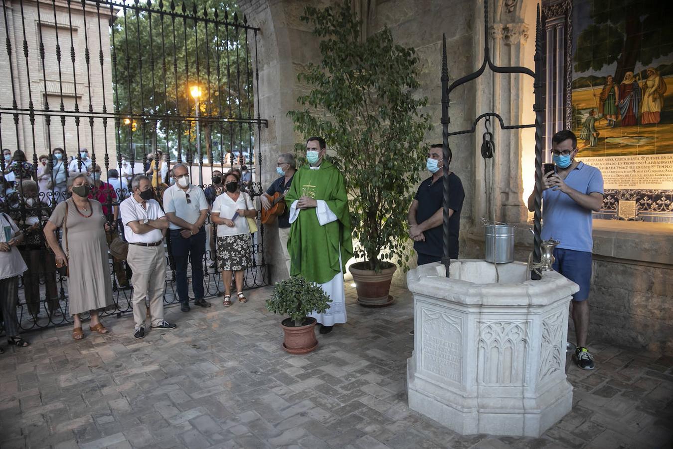 La bendición del agua del Pocito de la Fuensanta de Córdoba, en imágenes