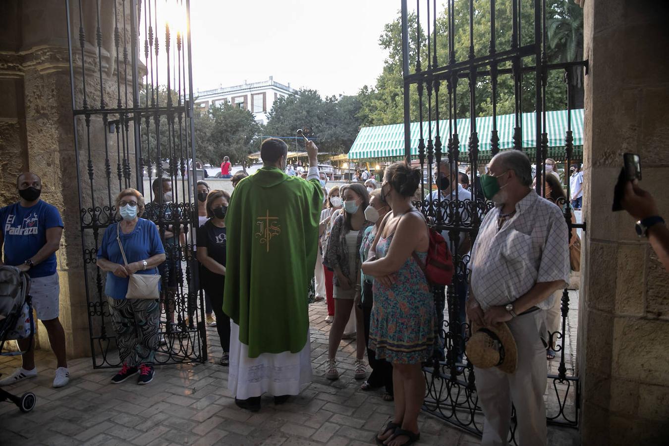 La bendición del agua del Pocito de la Fuensanta de Córdoba, en imágenes