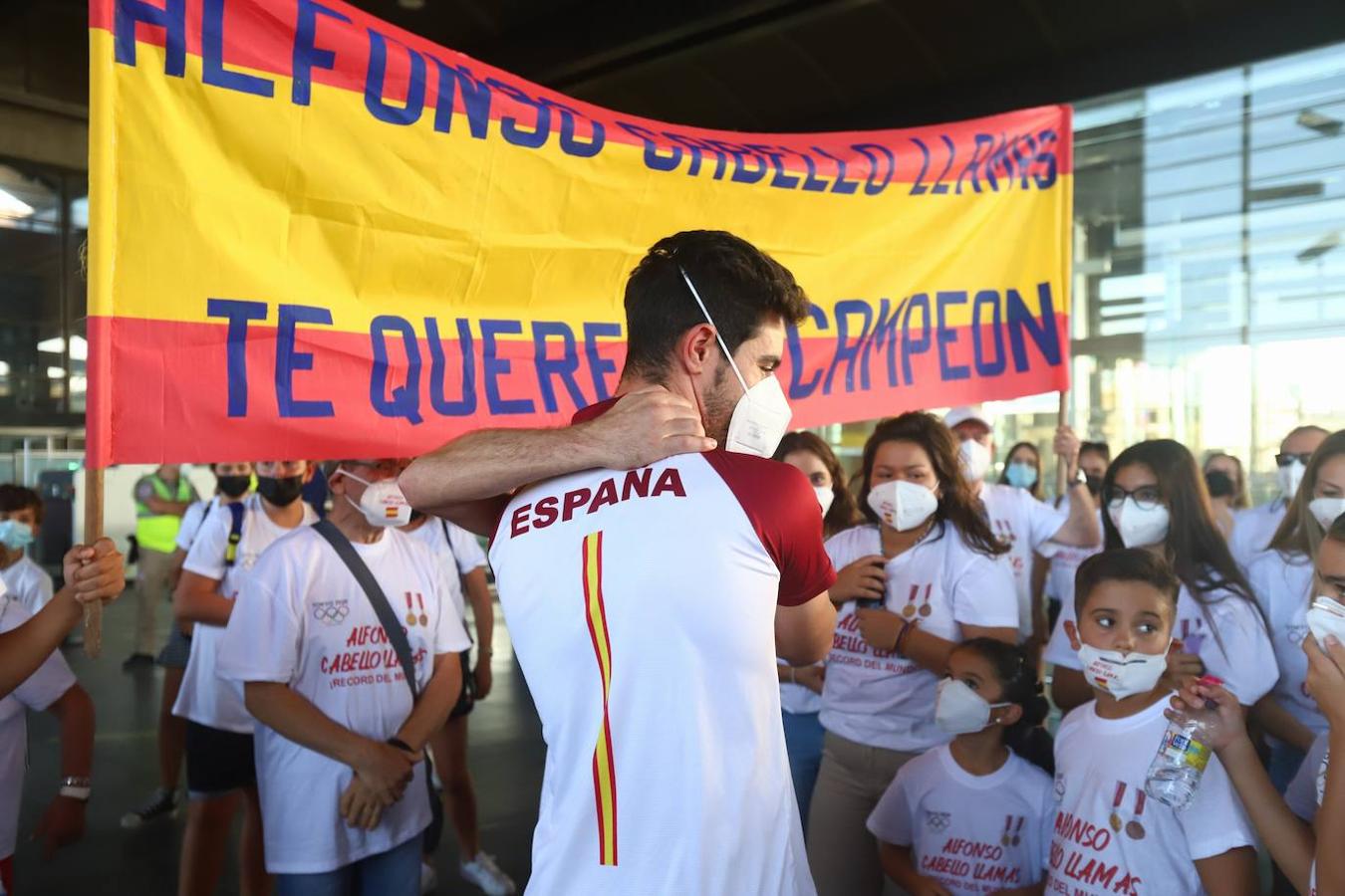 El recibimiento al ciclista Alfonso Cabello en Córdoba, en imágenes