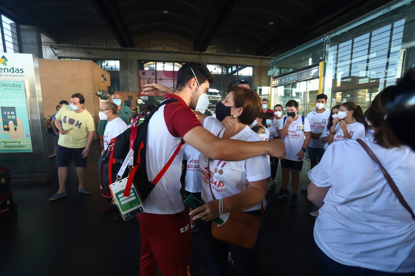 El recibimiento al ciclista Alfonso Cabello en Córdoba, en imágenes