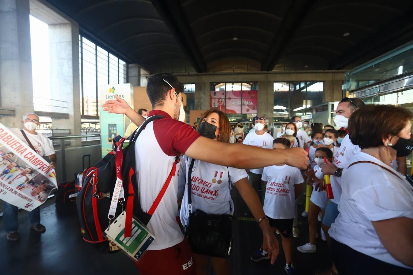 El recibimiento al ciclista Alfonso Cabello en Córdoba, en imágenes