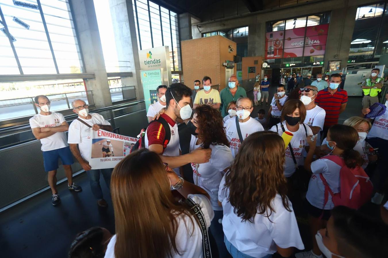 El recibimiento al ciclista Alfonso Cabello en Córdoba, en imágenes