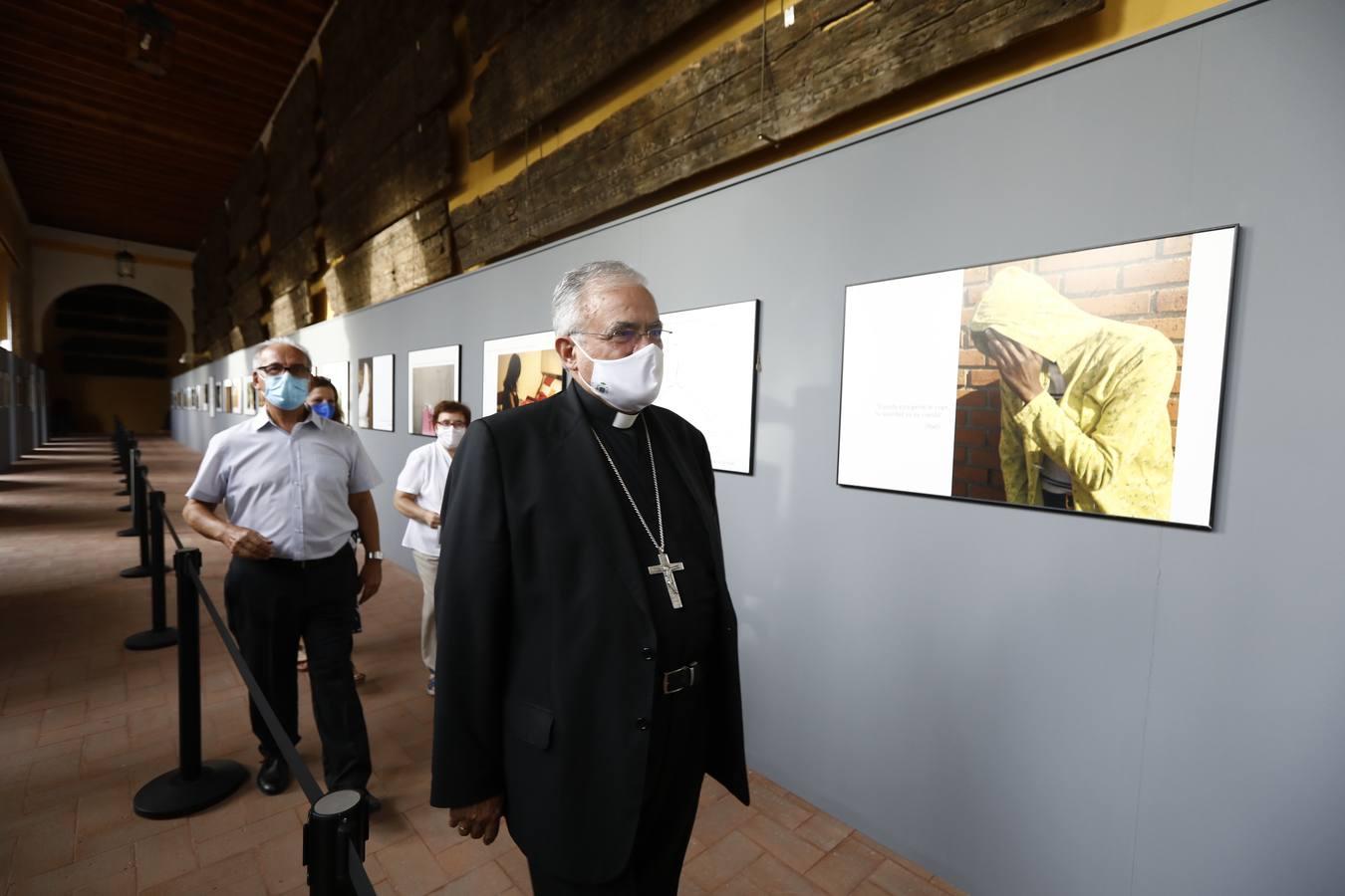 La muestra sobre la trata en El Patio de los Naranjos de Córdoba, en imágenes