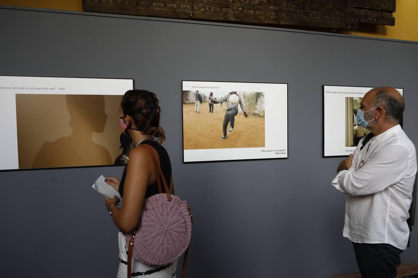 La muestra sobre la trata en El Patio de los Naranjos de Córdoba, en imágenes