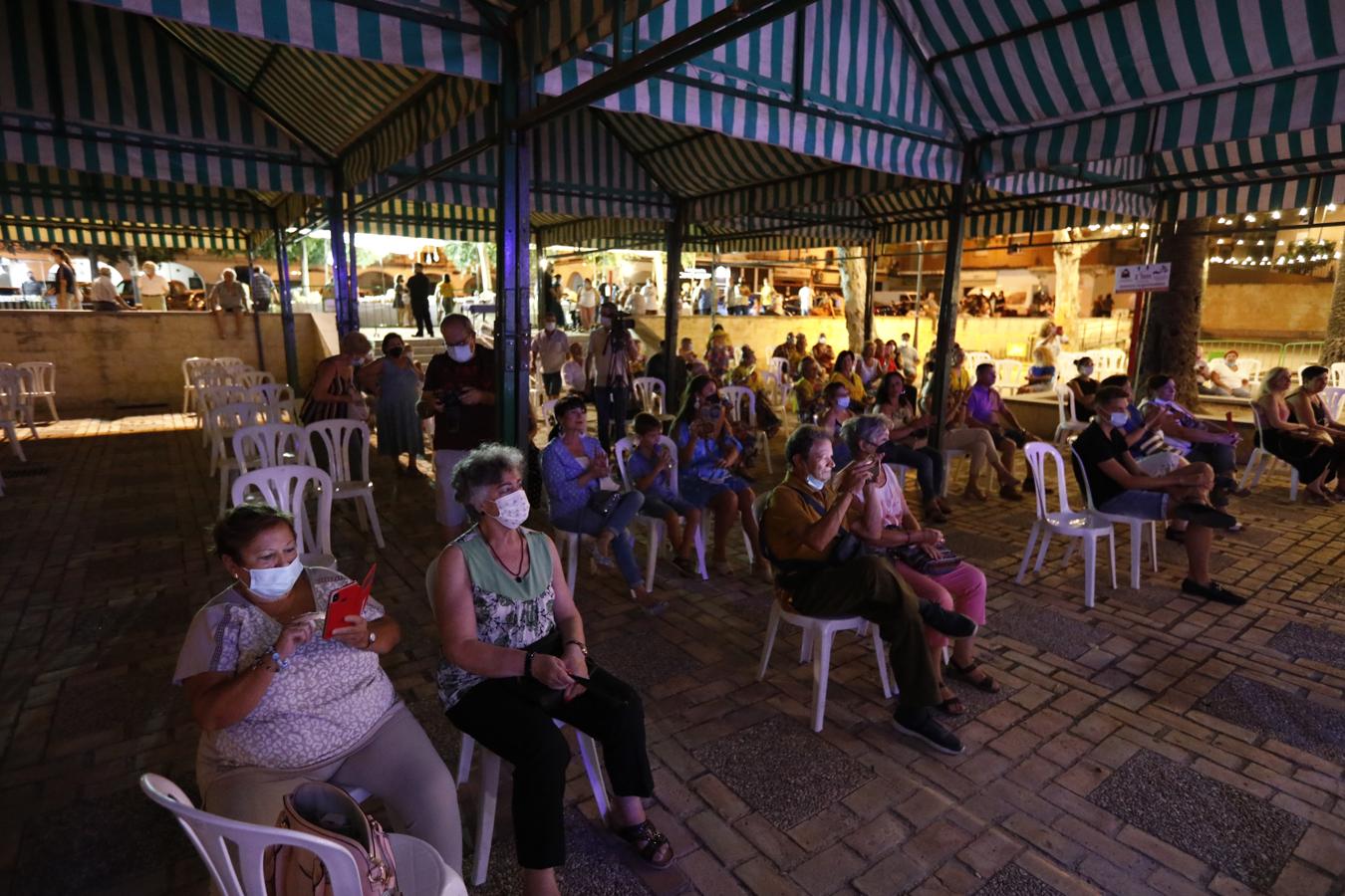 En imágenes, el gran ambiente de la víspera de la Velá pese a la pandemia