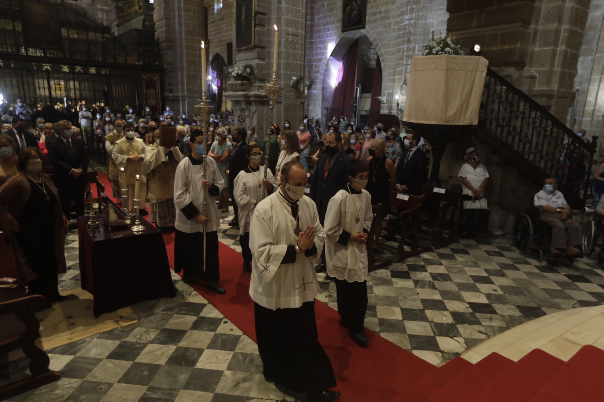 En imágenes: Así ha sido la procesión de la Virgen de los Milagros, en El Puerto