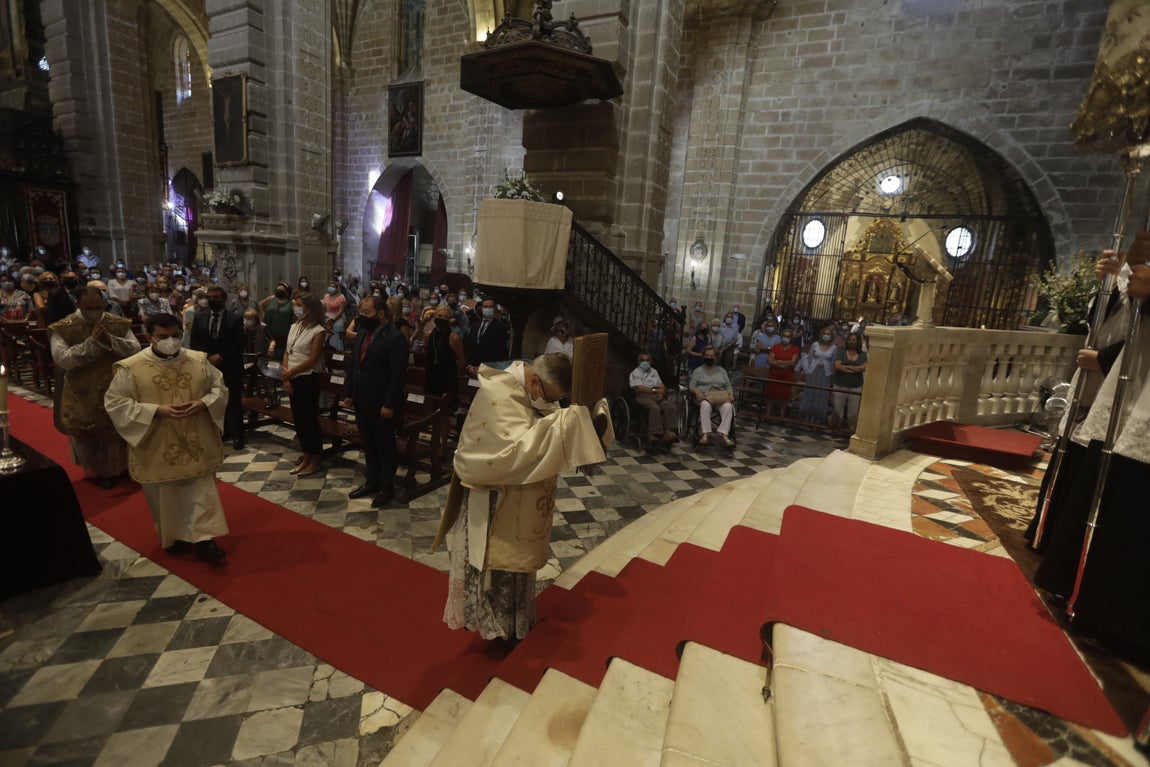 En imágenes: Así ha sido la procesión de la Virgen de los Milagros, en El Puerto