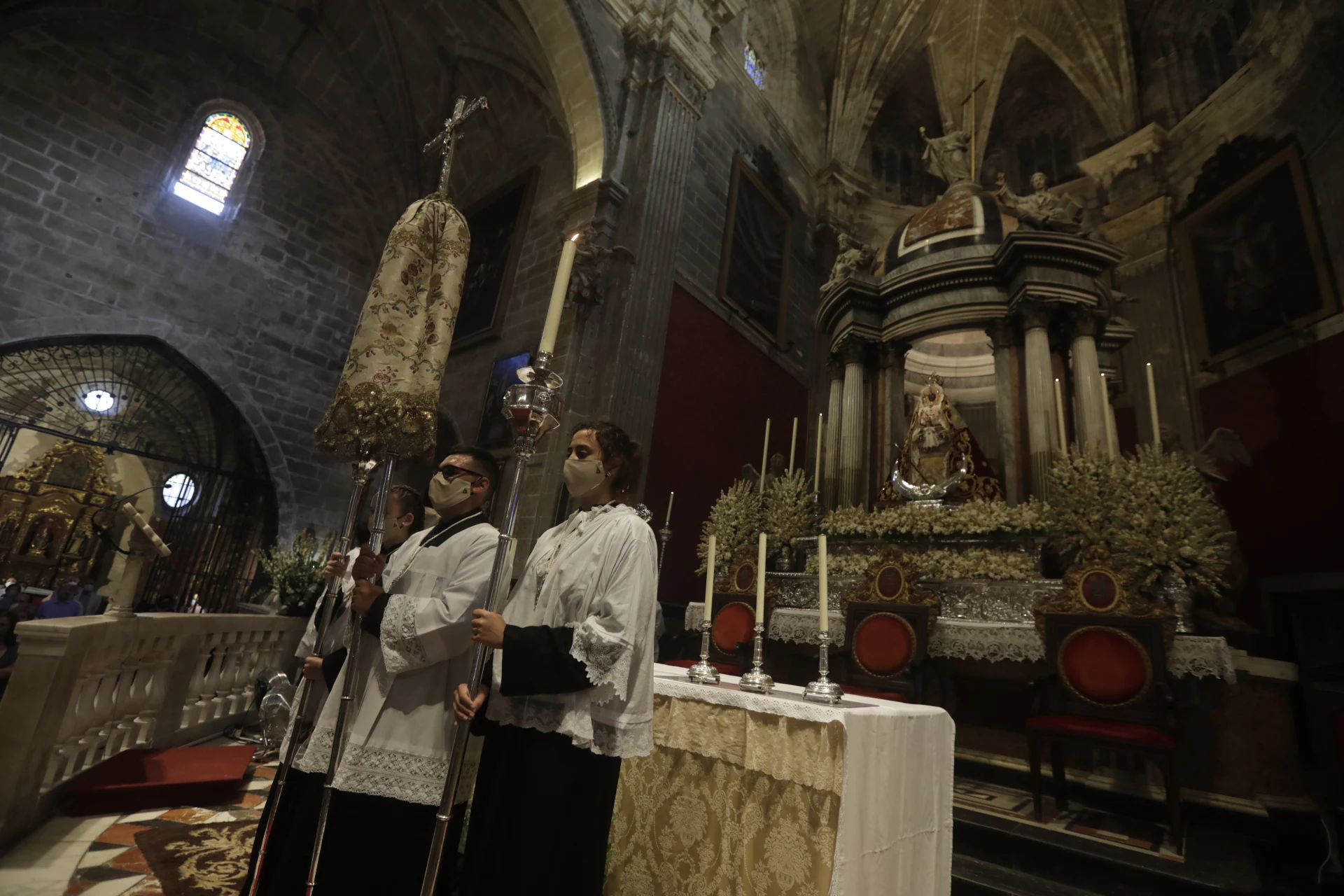 En imágenes: Así ha sido la procesión de la Virgen de los Milagros, en El Puerto