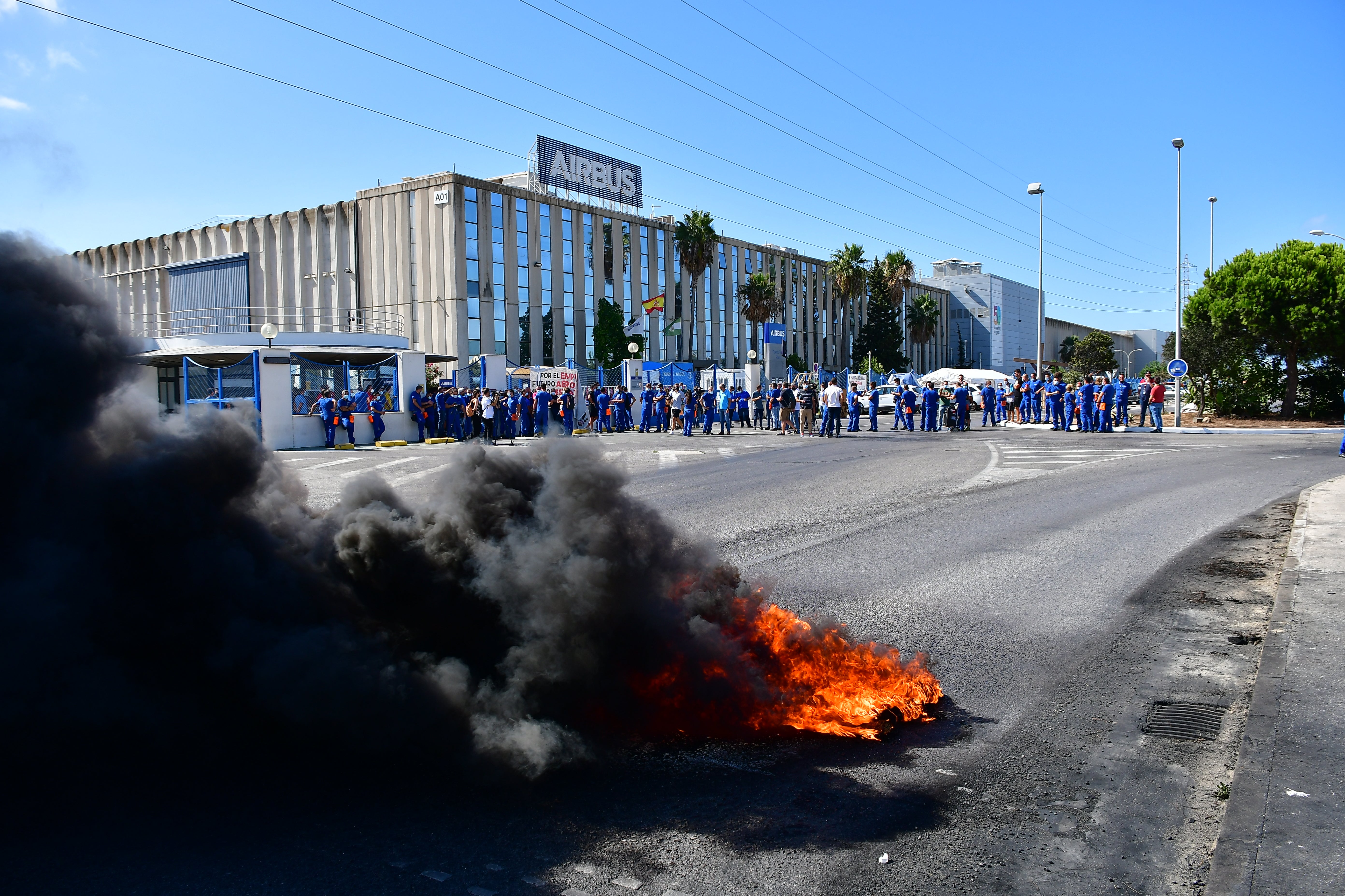 En imágenes: Airbus Puerto Real retoma las protestas