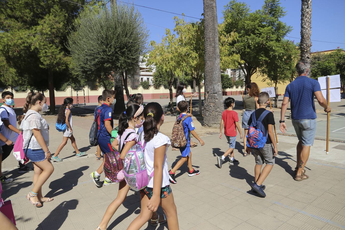 El alcalde de Sevilla abre el curso escolar en el Colegio Arias Montano