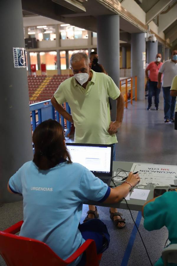 La vacunación con la tercera dosis contra el Covid-19 en Córdoba, en imágenes