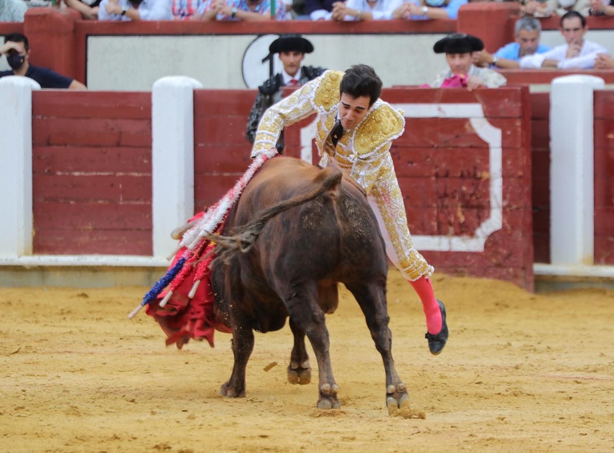 Cuatro orejas y debut con sobresaliente: Tomás Rufo toma la alternativa con nota