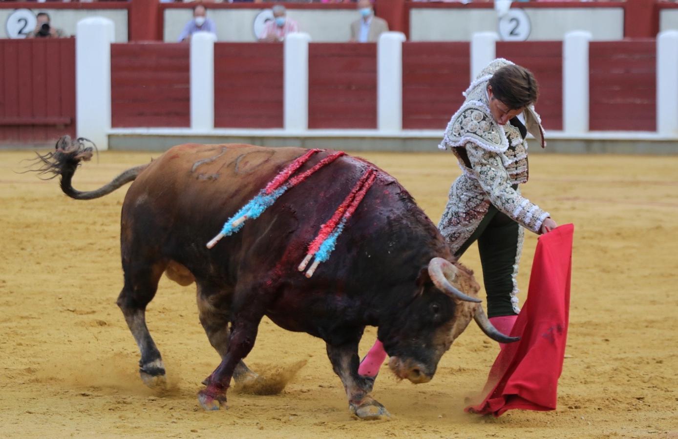 Cuatro orejas y debut con sobresaliente: Tomás Rufo toma la alternativa con nota