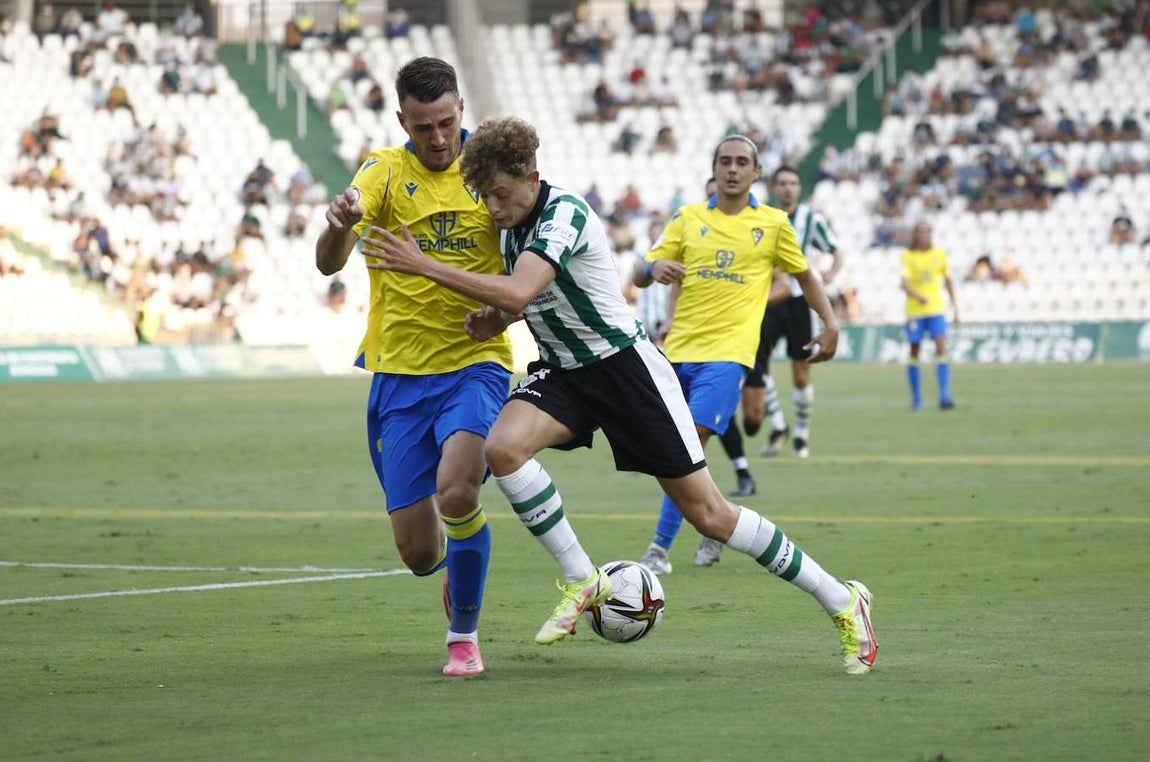 Las mejores imágenes del Córdoba CF - Cádiz B