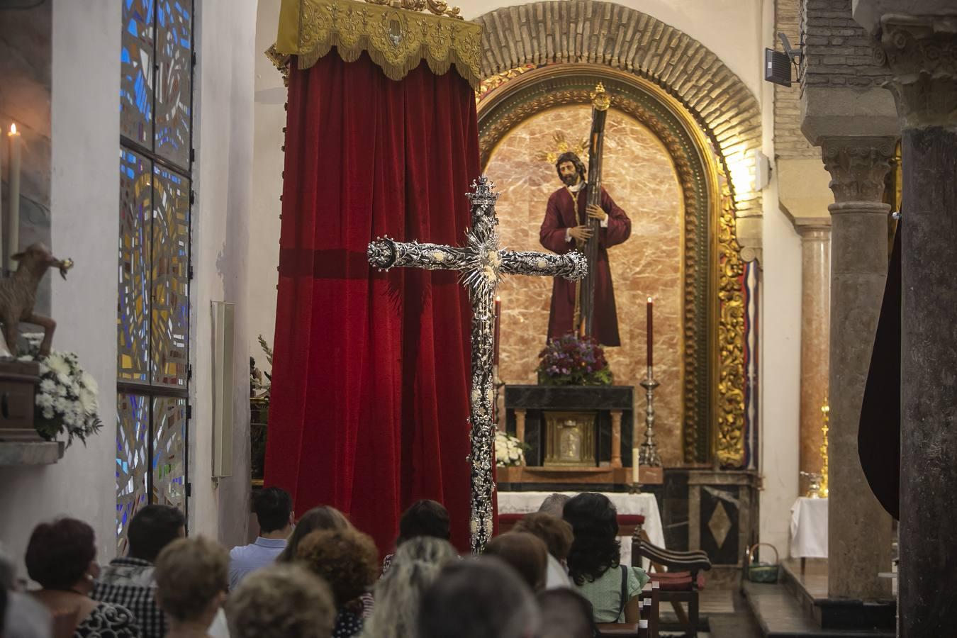 La Cruz del Señor de los Reyes de Córdoba, en imágenes