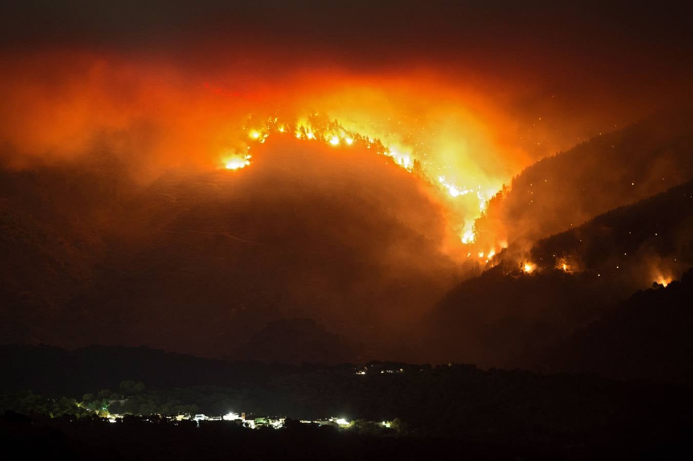 En imágenes, Sierra Bermeja, el peor incendio de los últimos tiempos en Andalucía