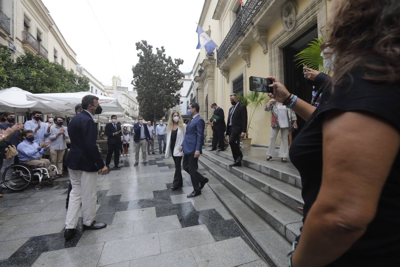 Fotos: La visita de Juanma Moreno en Jerez