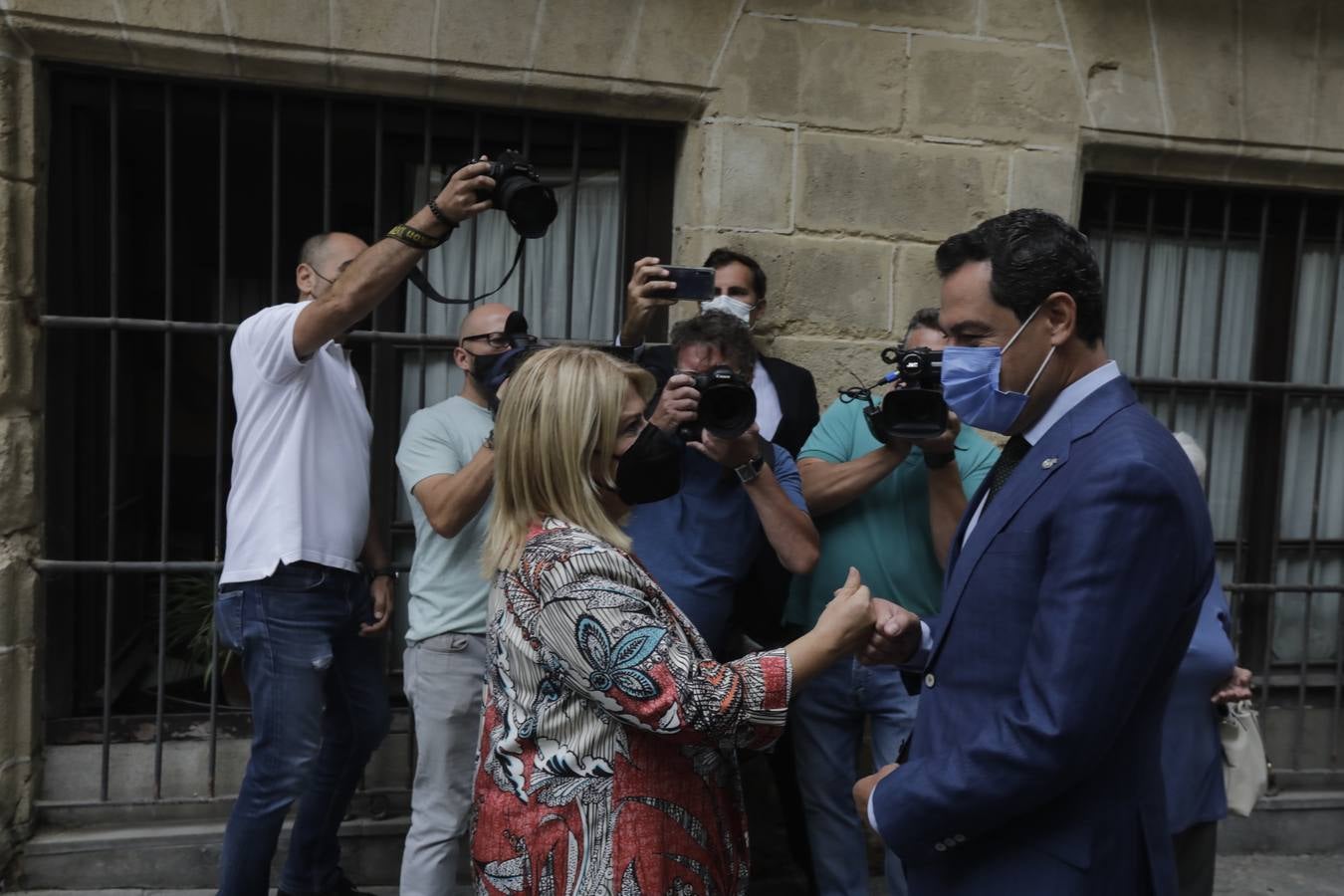 Fotos: La visita de Juanma Moreno en Jerez