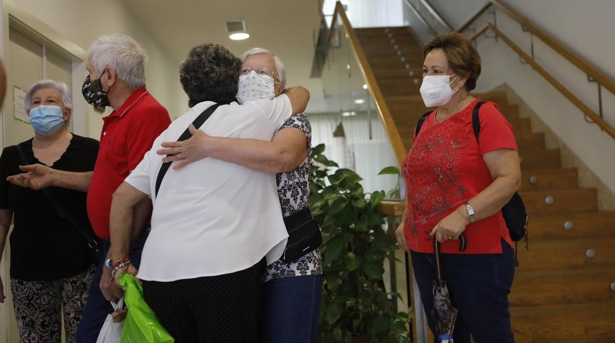 En imágenes , la reapertura de los centros de mayores de Córdoba