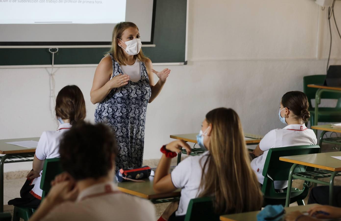 El regreso a las aulas de Secundaria en Córdoba, en imágenes