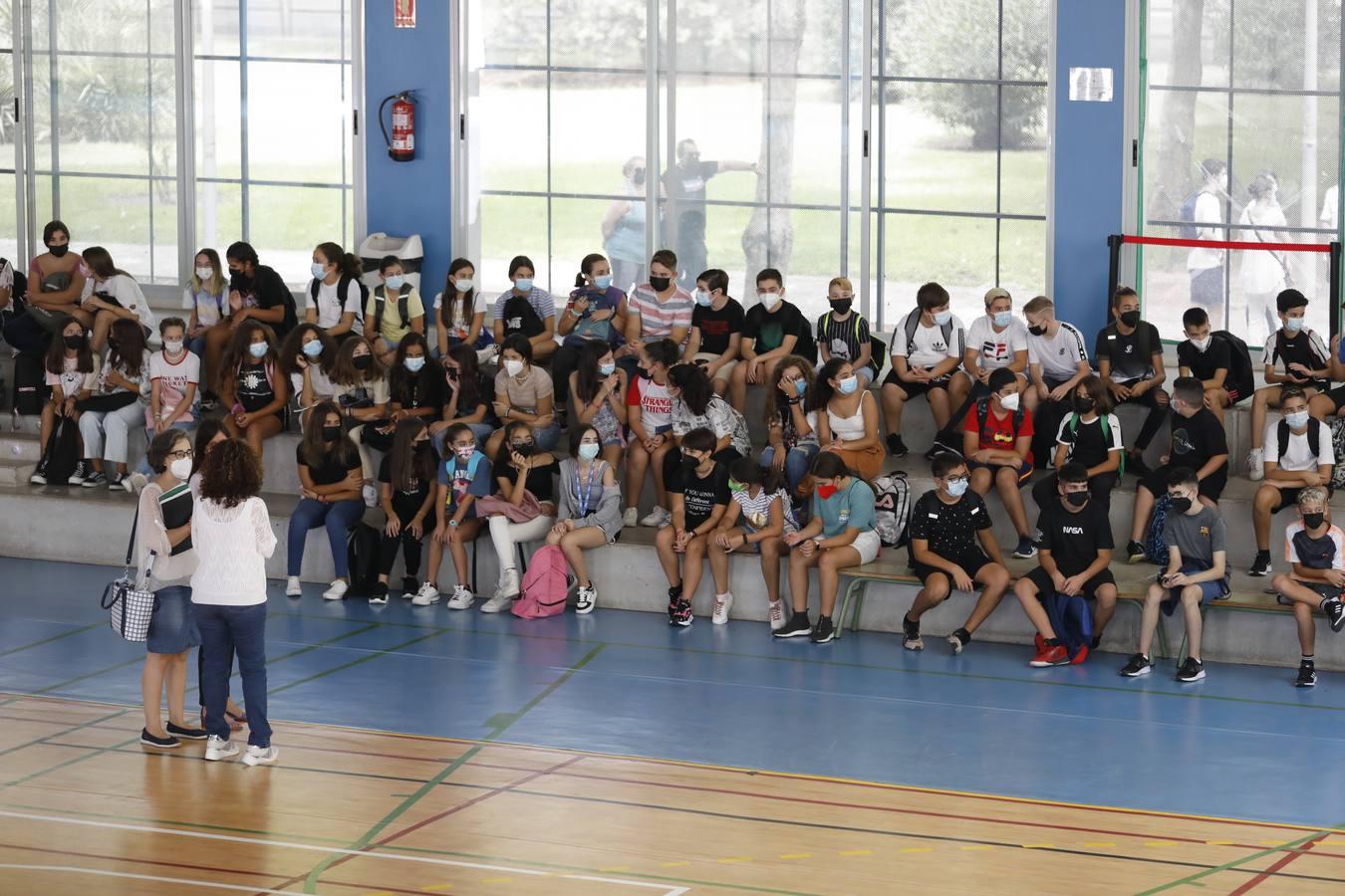 El regreso a las aulas de Secundaria en Córdoba, en imágenes