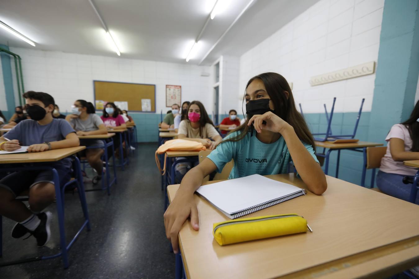 El regreso a las aulas de Secundaria en Córdoba, en imágenes