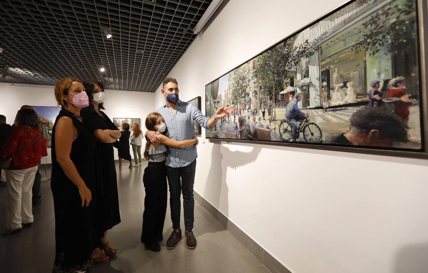 La exposición de Javier Bassecourt sobre la plaza de las Tendillas de Córdoba, en imágenes