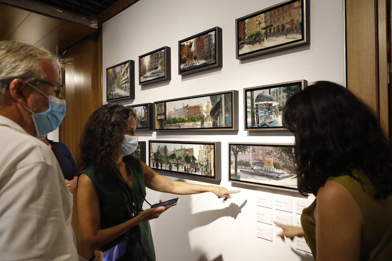 La exposición de Javier Bassecourt sobre la plaza de las Tendillas de Córdoba, en imágenes