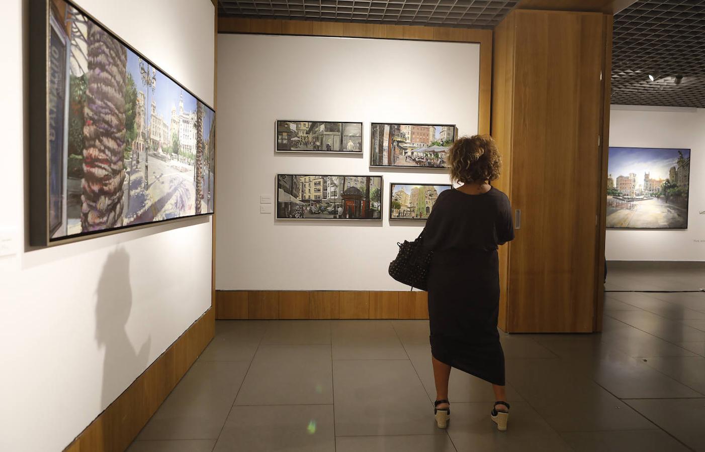 La exposición de Javier Bassecourt sobre la plaza de las Tendillas de Córdoba, en imágenes