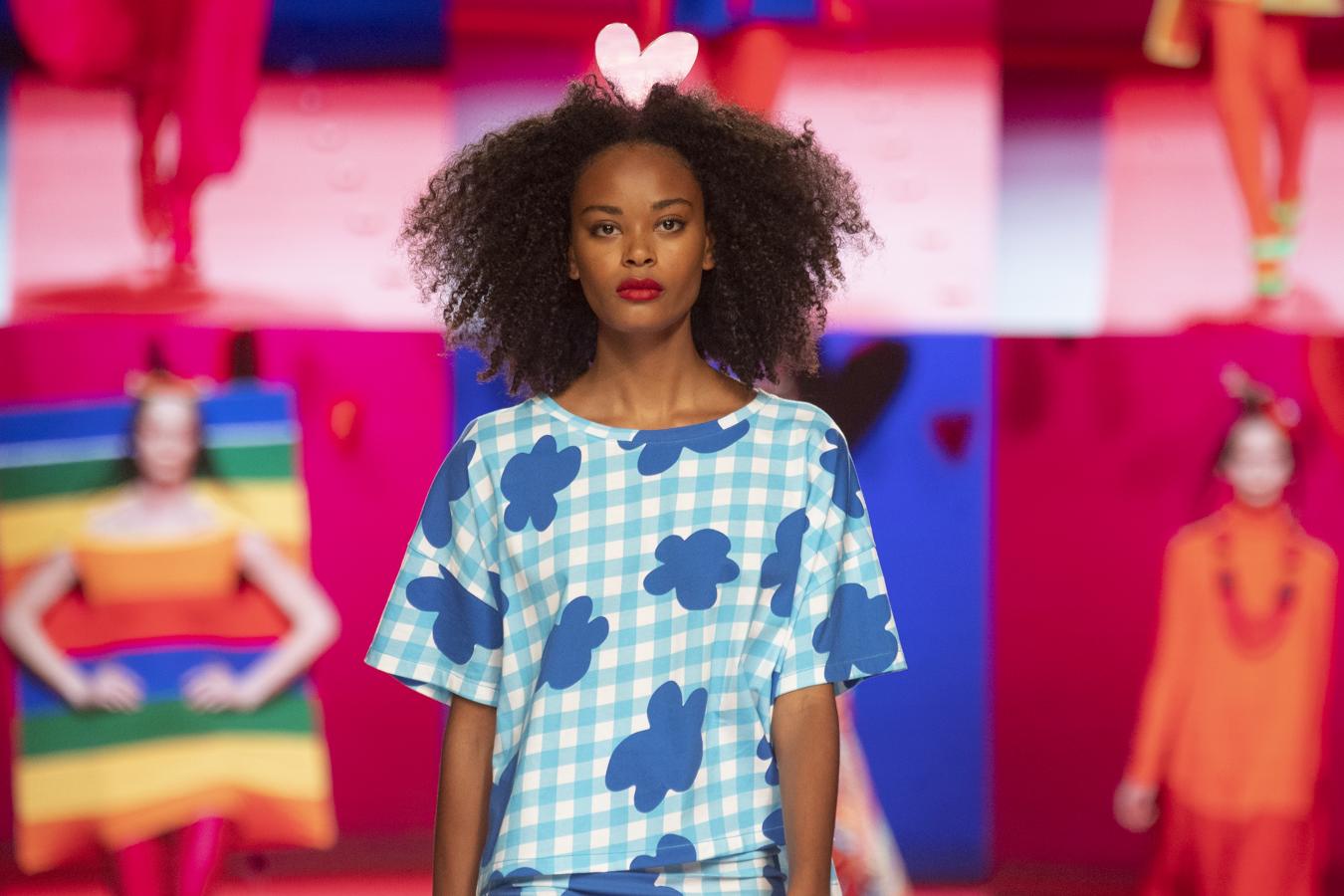 Desfile de Agatha Ruiz de la Prada primavera/verano 2022. 