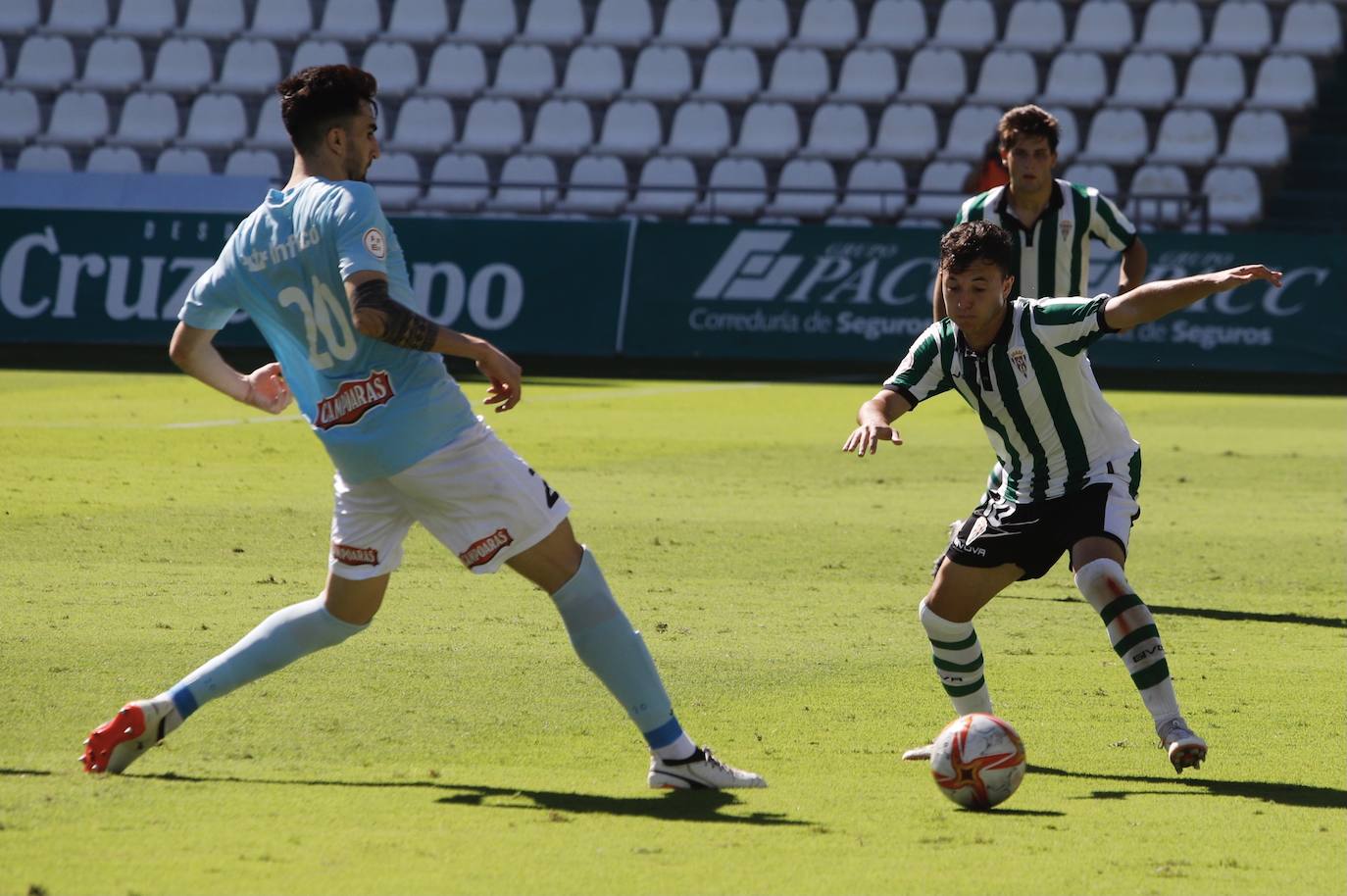 Las mejores imágenes del derbi Córdoba B - Ciudad de Lucena