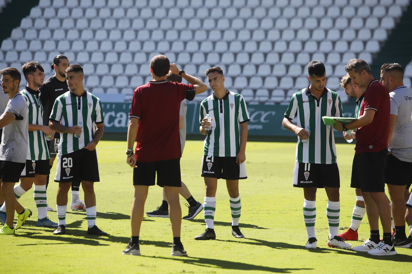 Las mejores imágenes del derbi Córdoba B - Ciudad de Lucena