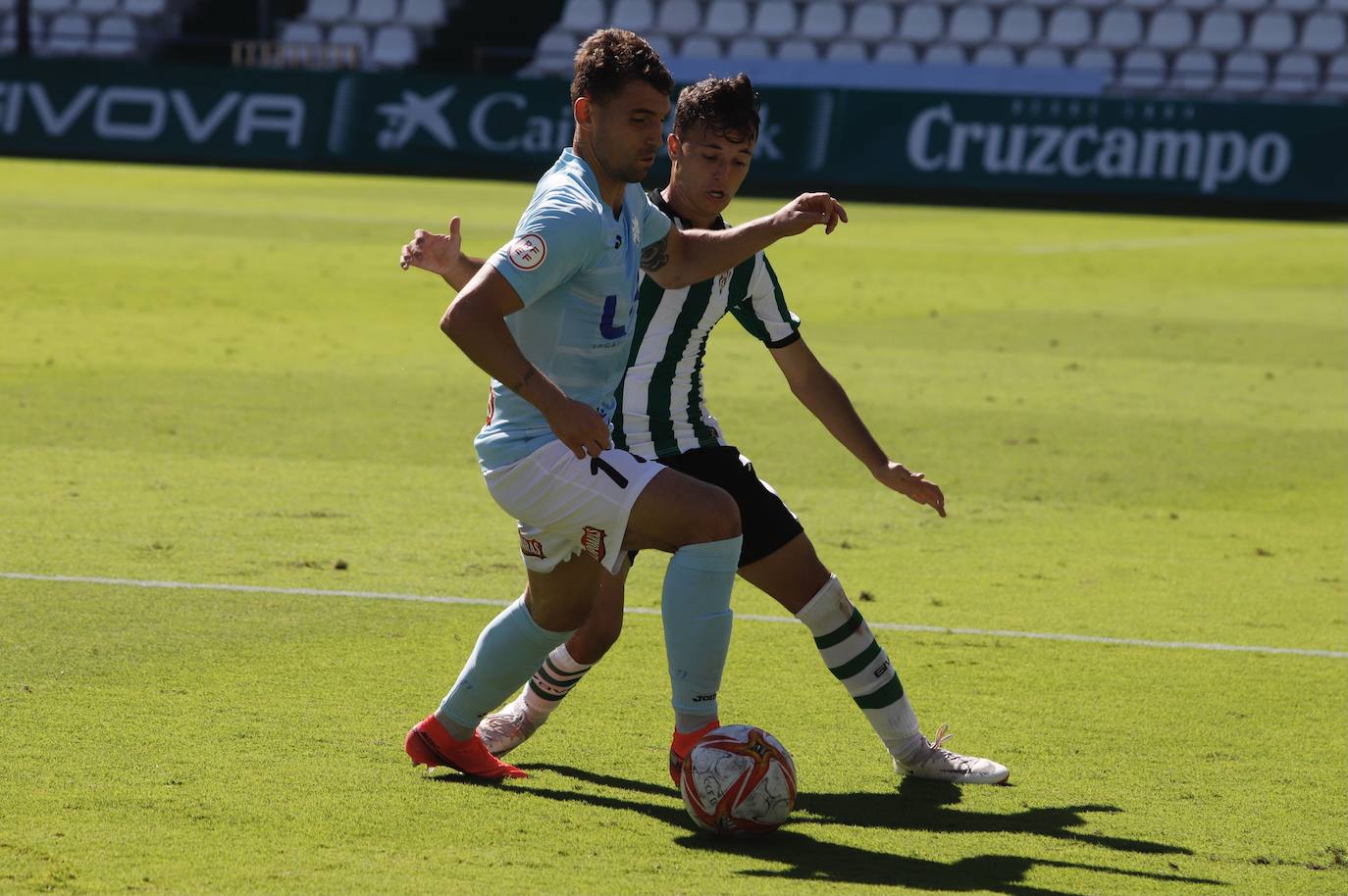 Las mejores imágenes del derbi Córdoba B - Ciudad de Lucena