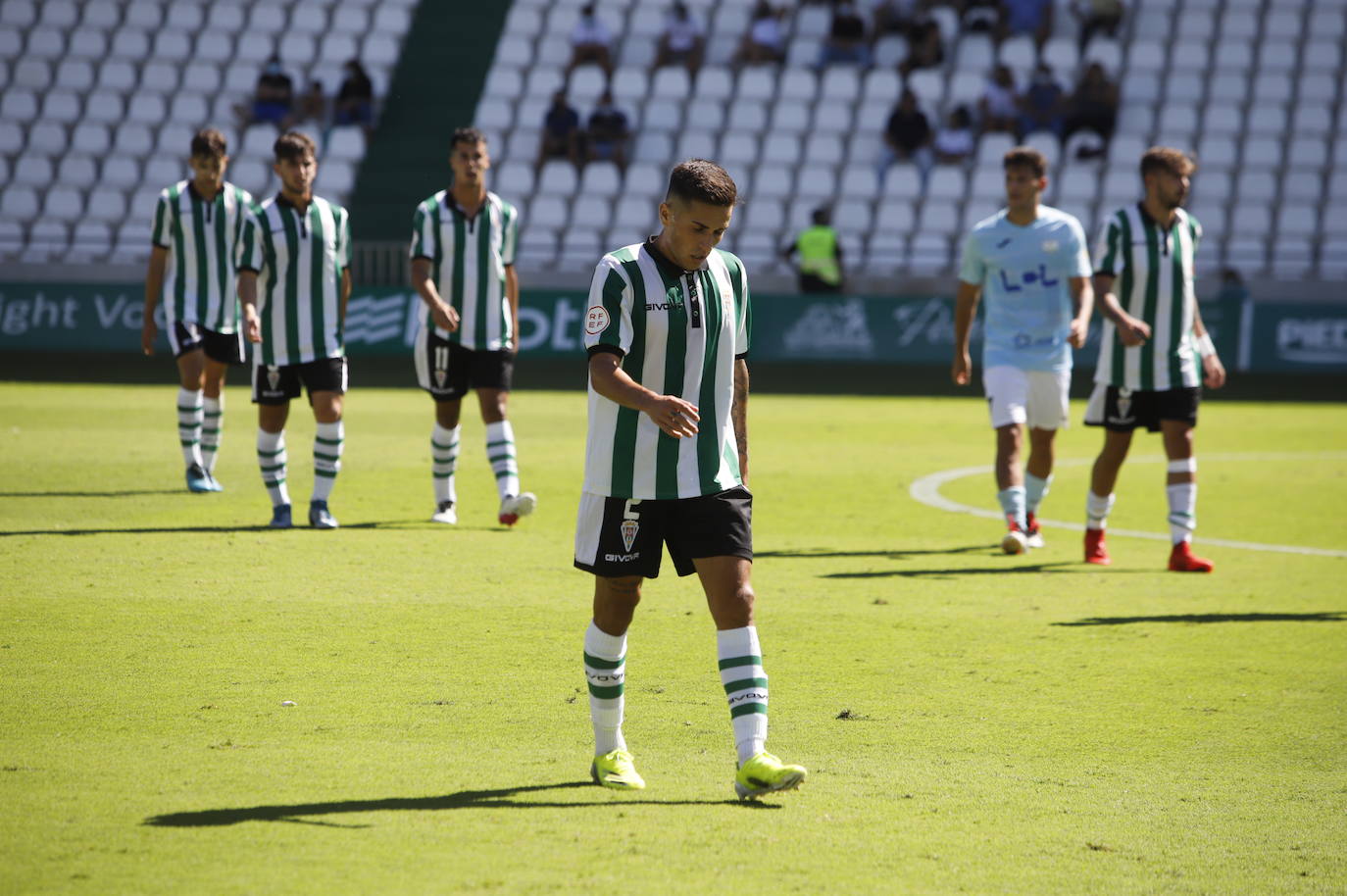 Las mejores imágenes del derbi Córdoba B - Ciudad de Lucena