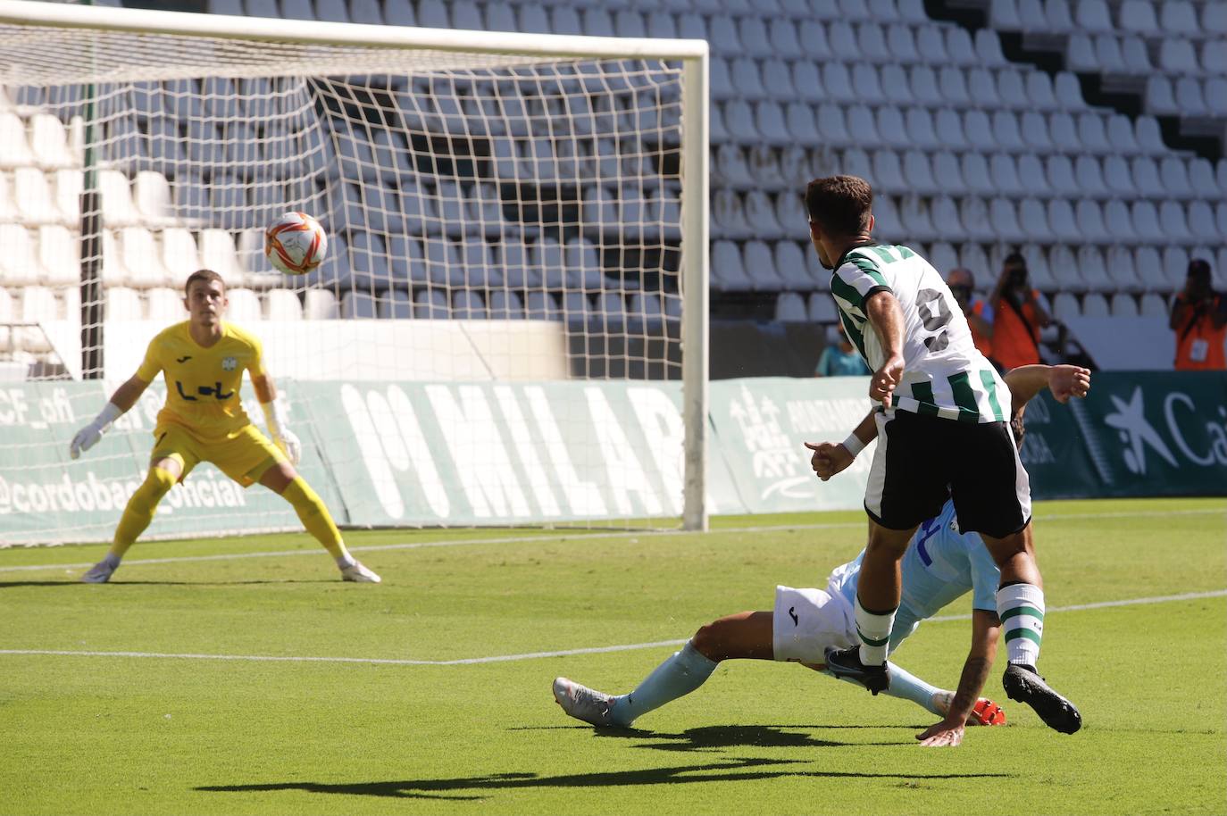 Las mejores imágenes del derbi Córdoba B - Ciudad de Lucena