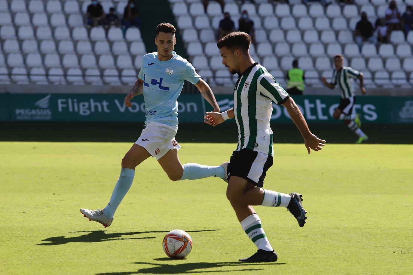 Las mejores imágenes del derbi Córdoba B - Ciudad de Lucena